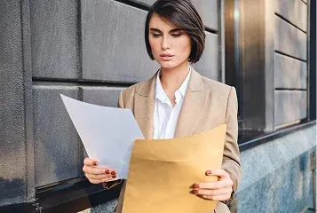 Should I Sign a Waiver of Service? Know the pros and risks first.